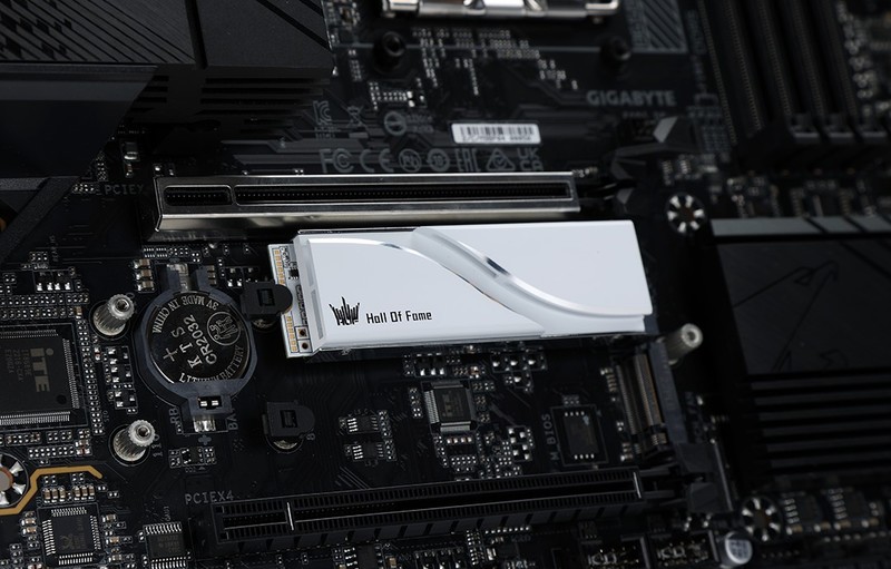 炫酷ARGB和高效静音兼备，德静界PURE BASE 500 FX中塔机箱推荐