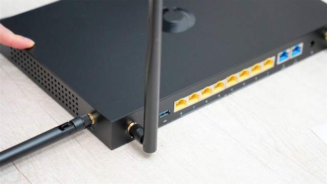 企业主路由新选择，蒲公英X6实测，接口超多还能免费组网！