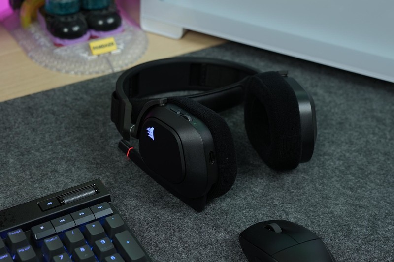 克服无线外设的致命短板，美商海盗船HS80 RGB无线游戏耳机评测