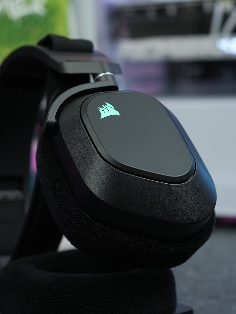 克服无线外设的致命短板，美商海盗船HS80 RGB无线游戏耳机评测