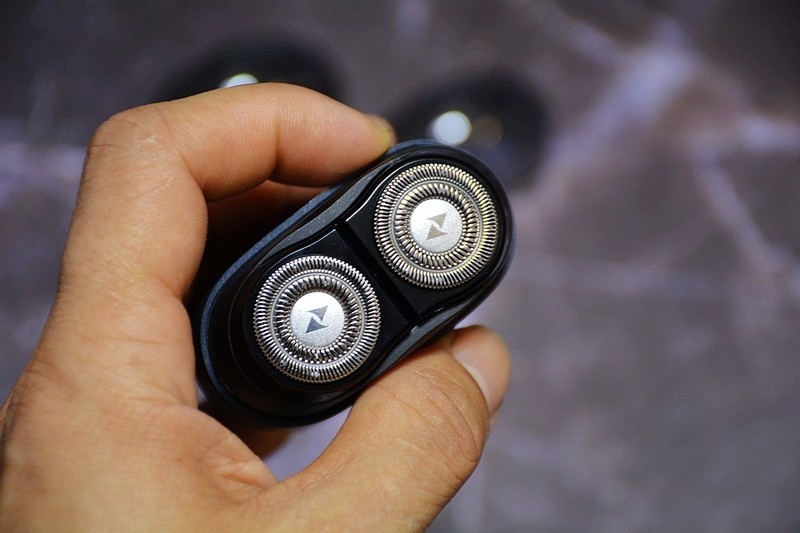 来自中年大叔的剃须实测，未野迷你剃须刀超长续航舒适体验