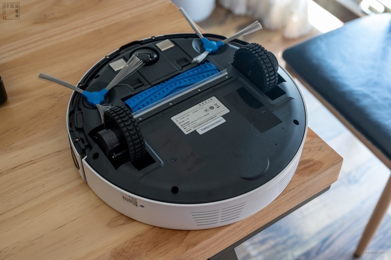 毛孩子专属的扫地机，净毛吸尘都在行，浦瑞克N8Plus宠物净毛宝上手