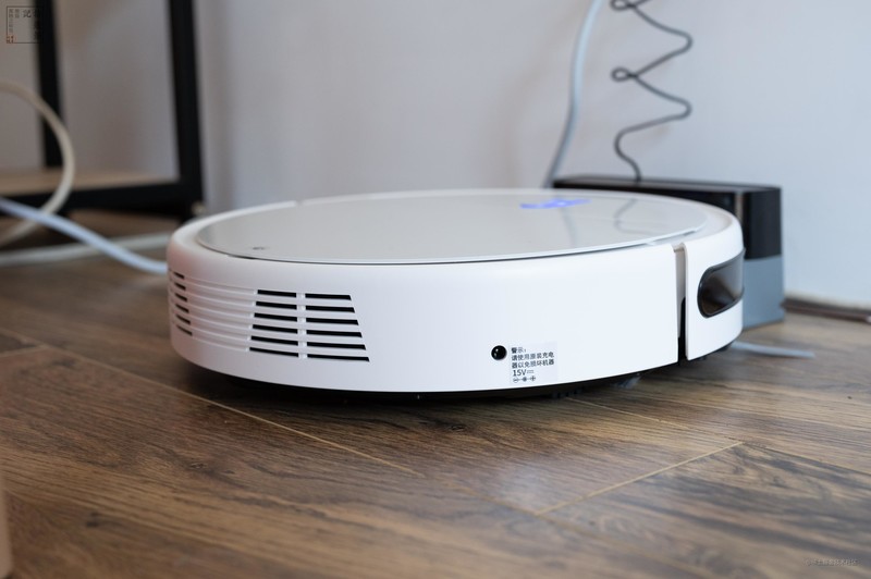 毛孩子专属的扫地机，净毛吸尘都在行，浦瑞克N8Plus宠物净毛宝上手