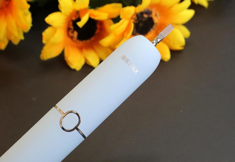 专业护齿设计，不伤牙的扉乐VIIV儿童电动牙刷