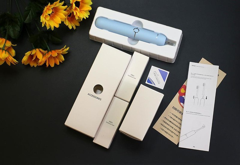 专业护齿设计，不伤牙的扉乐VIIV儿童电动牙刷