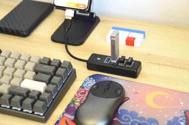 四口同读即插即用，奥睿科USB 3.0口袋集线器解决U口紧张瓶颈问题