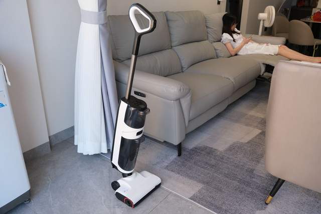 曾对洗地机失望透顶，直到遇到它之后有了改观，石头A10确实有料