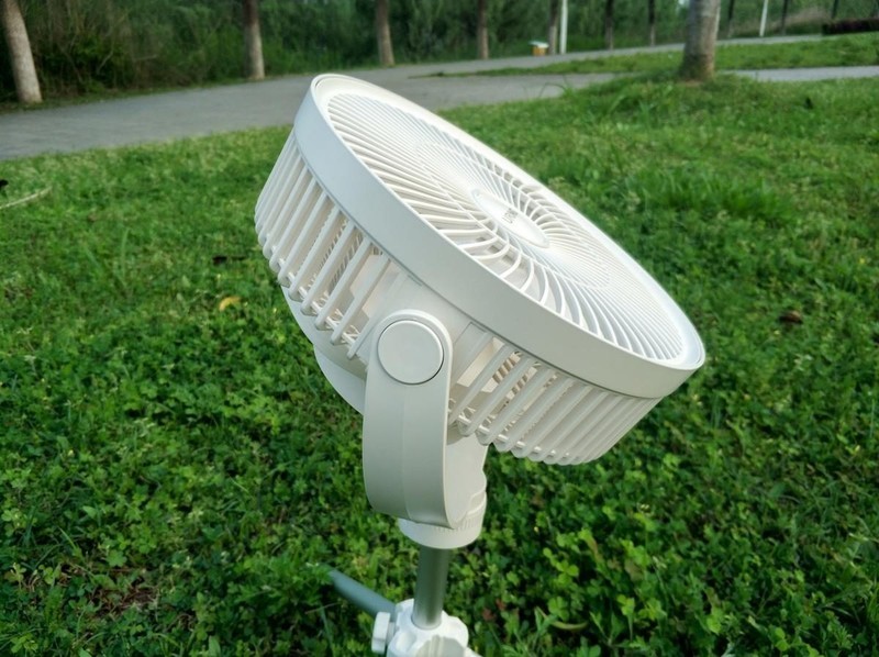 降温纳凉好物，夏季露营更凉爽：七彩叮当户外电扇体验
