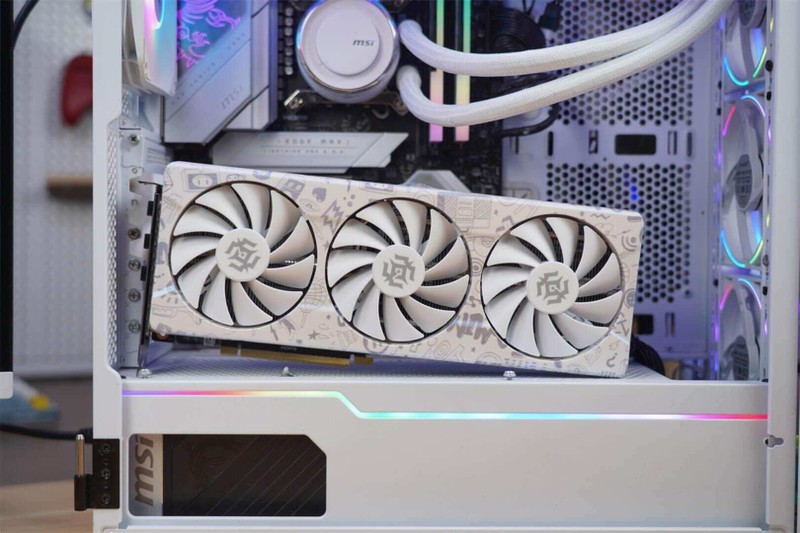 寒冰之美，冷酷到底——微星寒冰E360白色限定版散热器来袭！