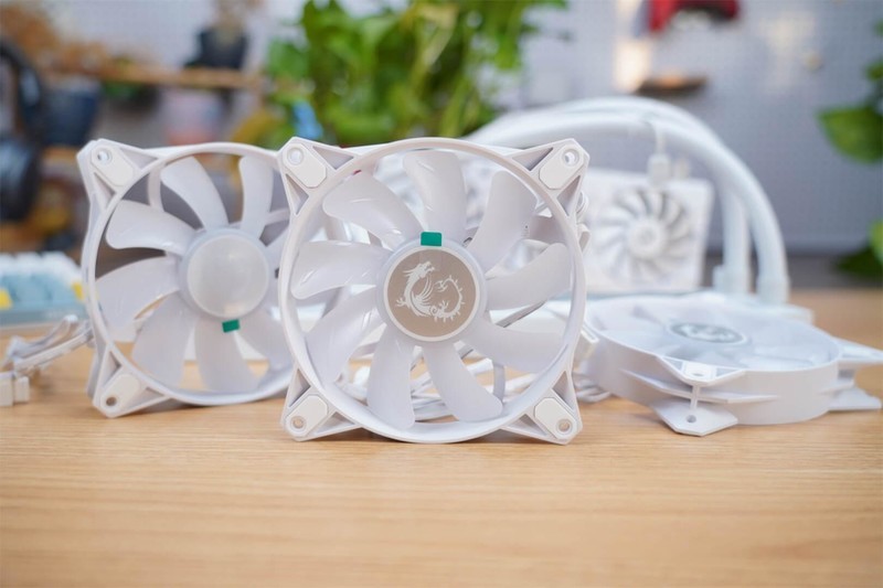 寒冰之美，冷酷到底——微星寒冰E360白色限定版散热器来袭！