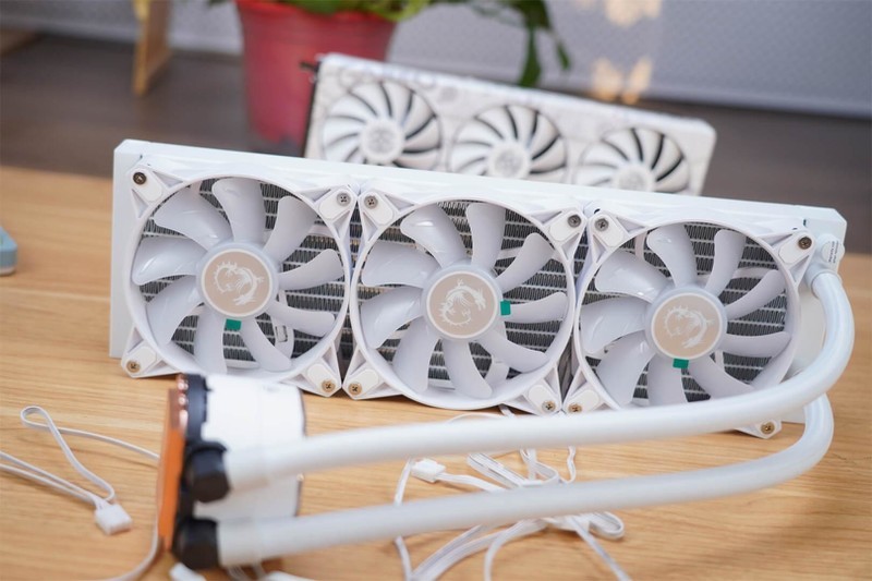 寒冰之美，冷酷到底——微星寒冰E360白色限定版散热器来袭！