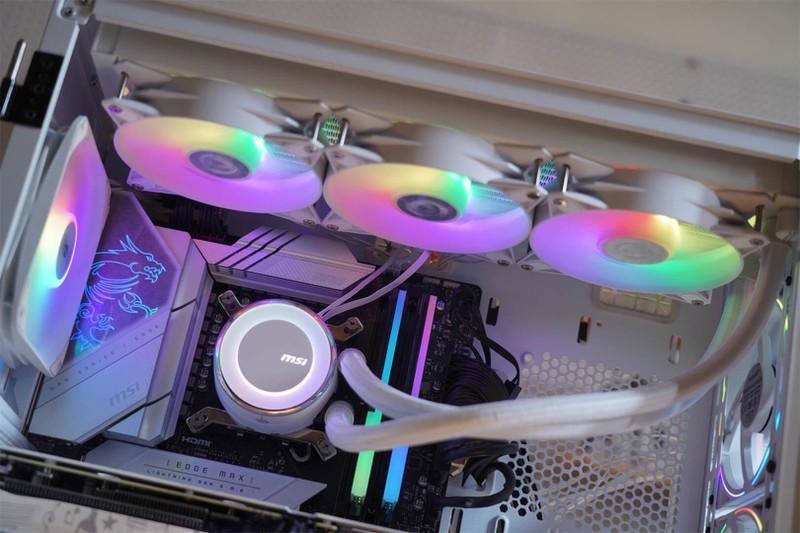 寒冰之美，冷酷到底——微星寒冰E360白色限定版散热器来袭！