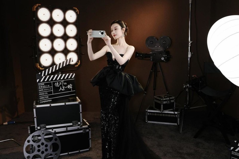 实力诠释“移动影像王者”称号！华为Pura 70 Ultra直击电影之夜