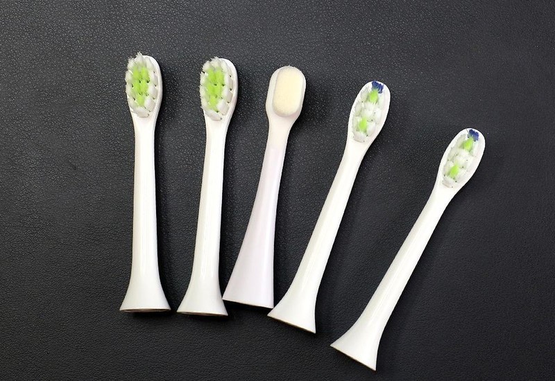 专业护齿设计，不伤牙的扉乐VIIV儿童电动牙刷