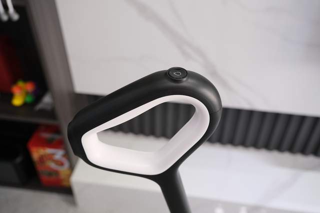 曾对洗地机失望透顶，直到遇到它之后有了改观，石头A10确实有料