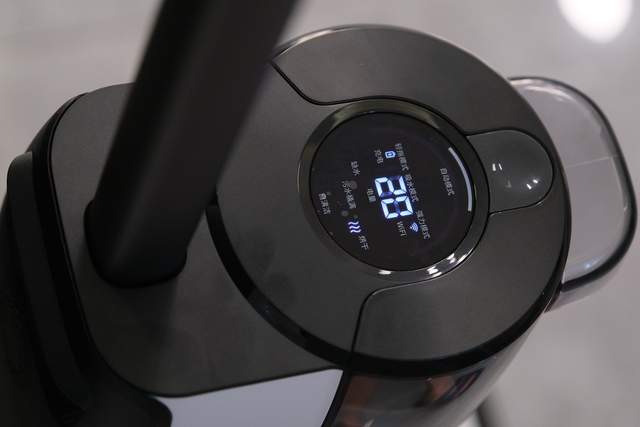 曾对洗地机失望透顶，直到遇到它之后有了改观，石头A10确实有料