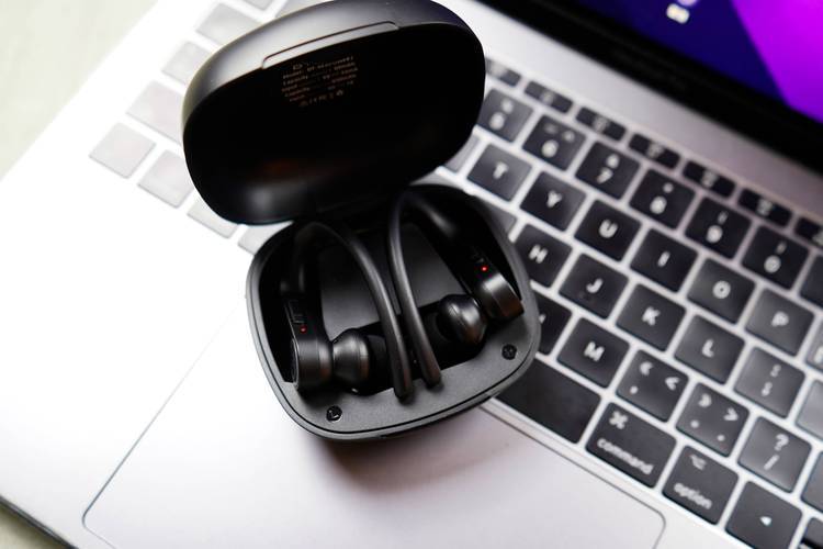 在游泳时哪种耳机更好？以下四款优质建议