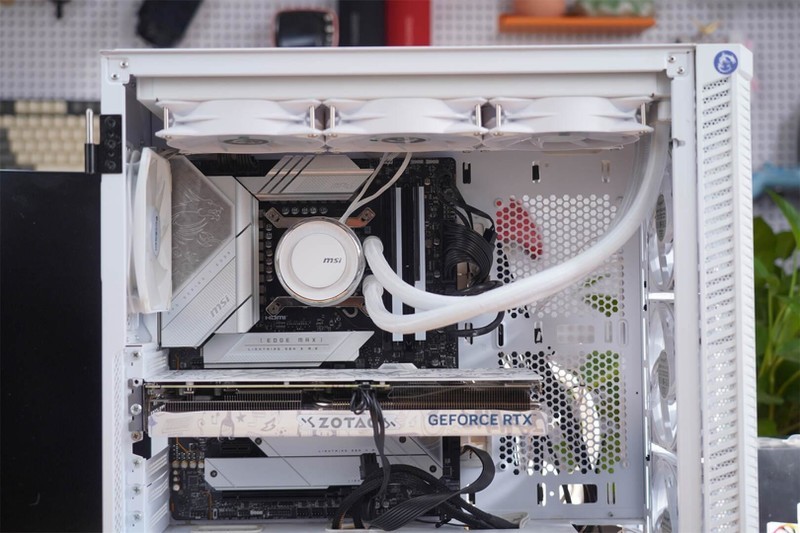 寒冰之美，冷酷到底——微星寒冰E360白色限定版散热器来袭！