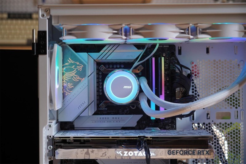 寒冰之美，冷酷到底——微星寒冰E360白色限定版散热器来袭！