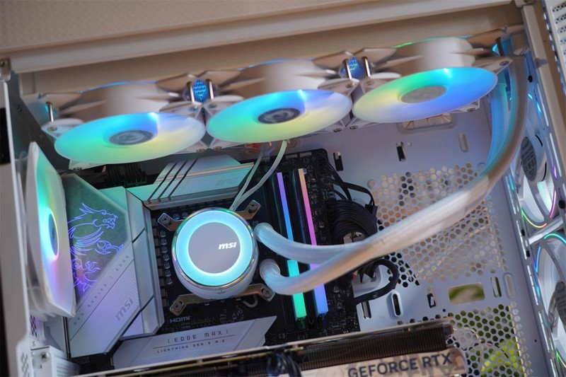 寒冰之美，冷酷到底——微星寒冰E360白色限定版散热器来袭！