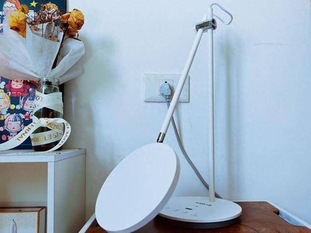 哪个牌子的护眼台灯好？护眼台灯十大排名新鲜出炉！