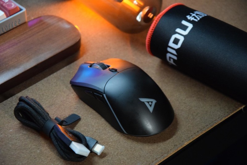 桌面升级改造：入坑七彩RGB光效污染，钛度TSG708先锋者测评