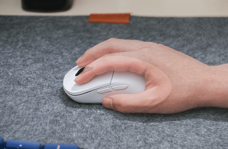 Keychron M3 mini三模鼠标评测，手感稳定，性能不输某G某蛇