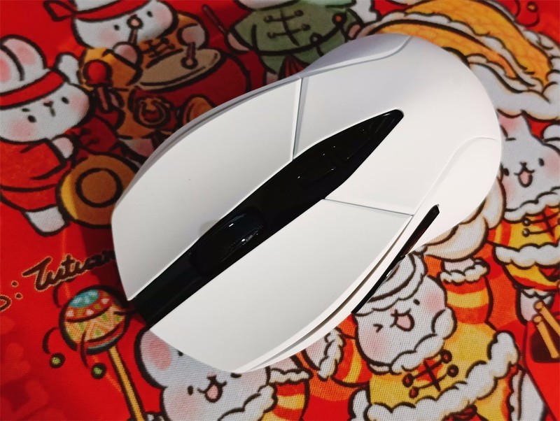 雷柏 V300系列的双生花，高性价比的雷柏V300PRO无极 双模无线游戏鼠标