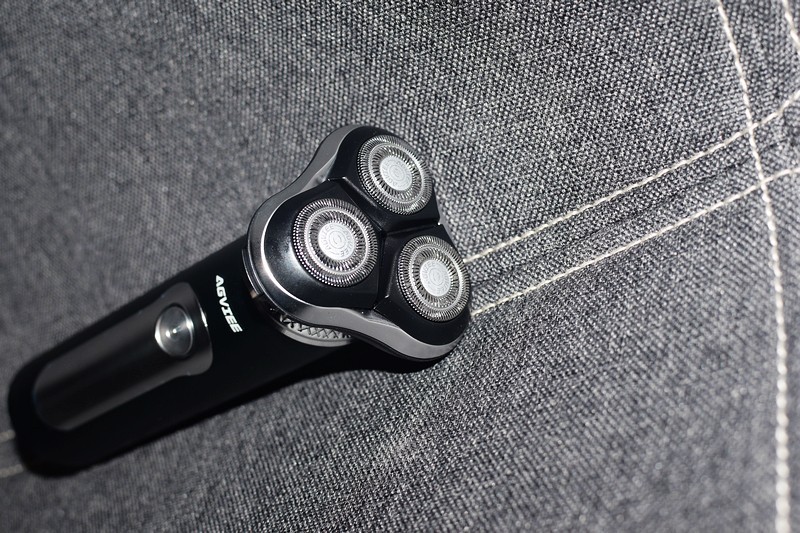 未野MAX剃须刀 13000转超高转速，净须无压力，引领剃须新潮流