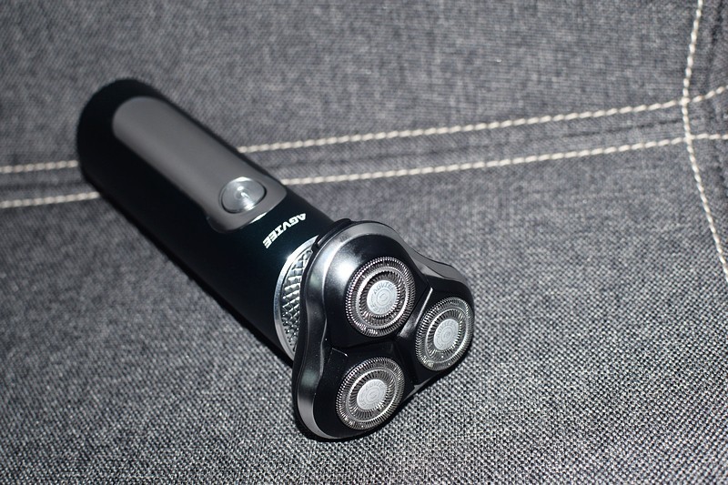 未野MAX剃须刀 13000转超高转速，净须无压力，引领剃须新潮流