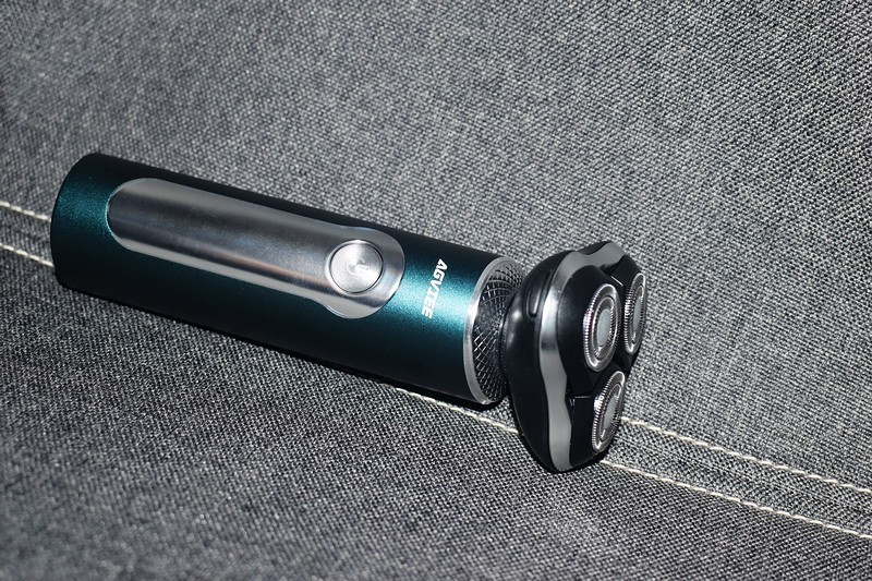 未野MAX剃须刀 13000转超高转速，净须无压力，引领剃须新潮流