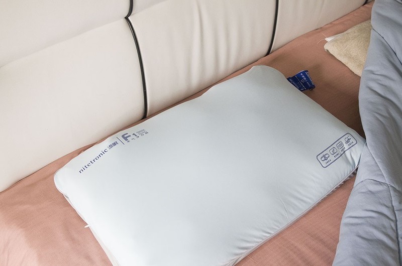 热得睡不着？入手添眠水气浮力枕来解决入睡困难的难题