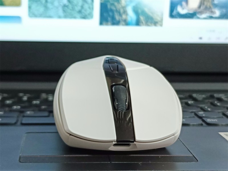 雷柏 V300系列的双生花，高性价比的雷柏V300PRO无极 双模无线游戏鼠标