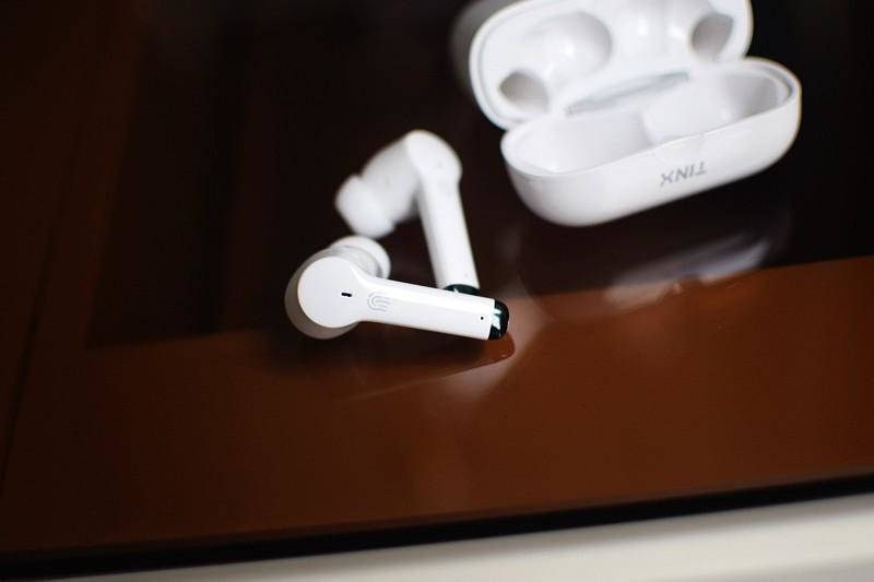 町石TINX助听器 让听障人士感受自然真实的声音