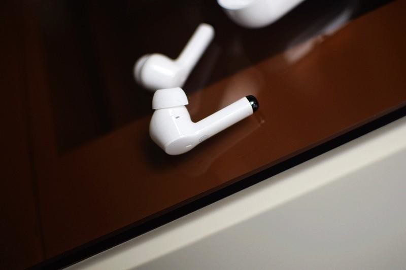 町石TINX助听器 让听障人士感受自然真实的声音