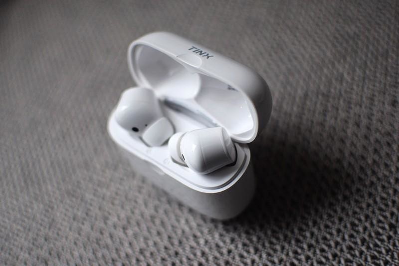 町石TINX助听器 让听障人士感受自然真实的声音