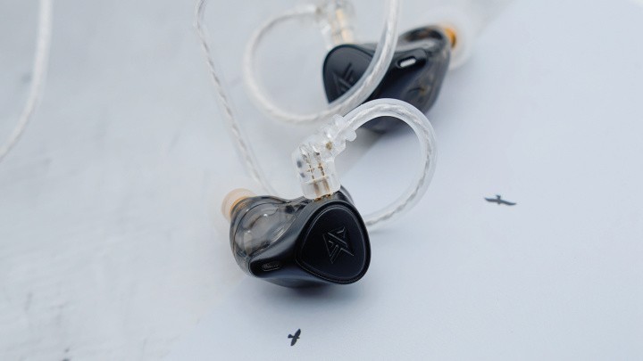 KZ-ZEXpro静电三单元耳机评测：物超所值 体验平民法拉利