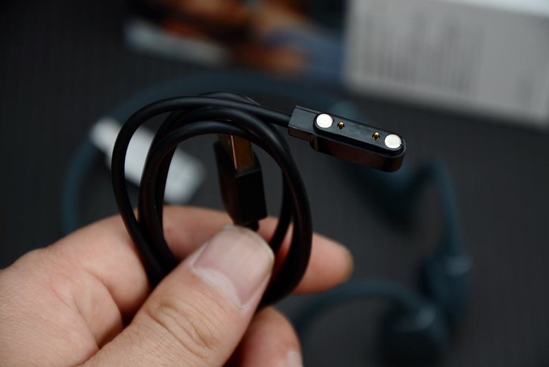 骨传导加持、运动伴侣，创新Outlier Free蓝牙耳机开箱