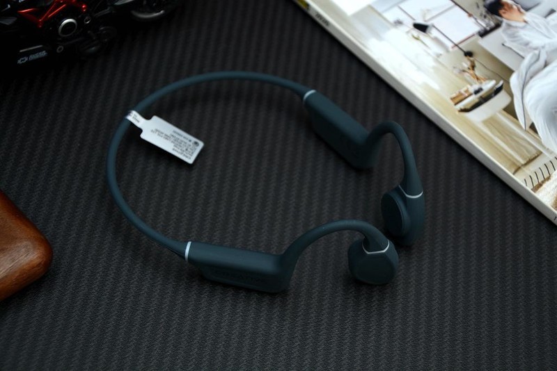 骨传导加持、运动伴侣，创新Outlier Free蓝牙耳机开箱