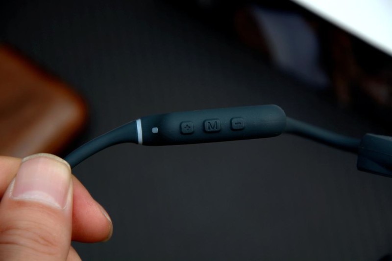 骨传导加持、运动伴侣，创新Outlier Free蓝牙耳机开箱