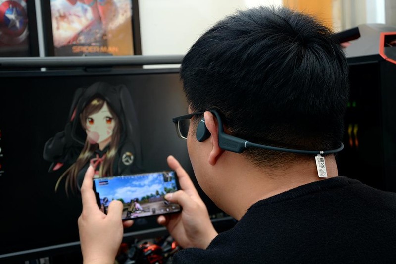 骨传导加持、运动伴侣，创新Outlier Free蓝牙耳机开箱