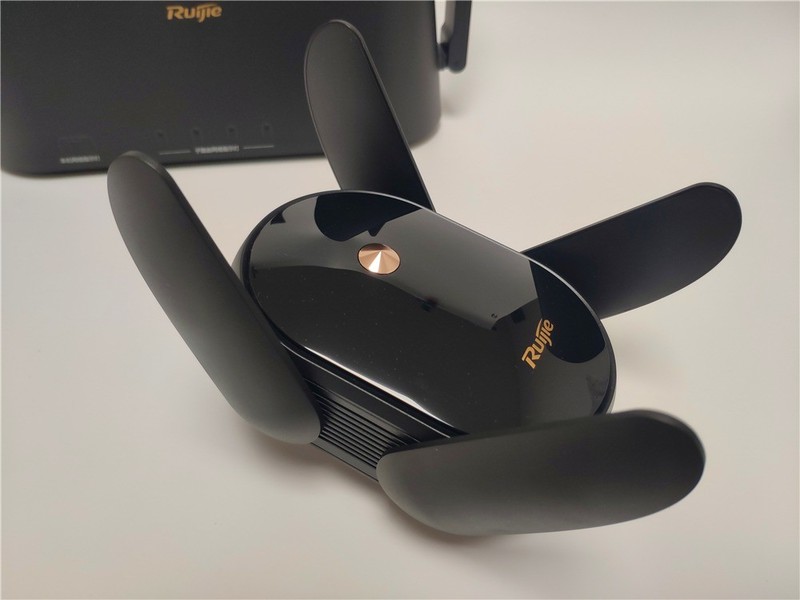 锐捷蜂鸟旗舰版路由器评测：全屋WiFi满格，从未如此简单