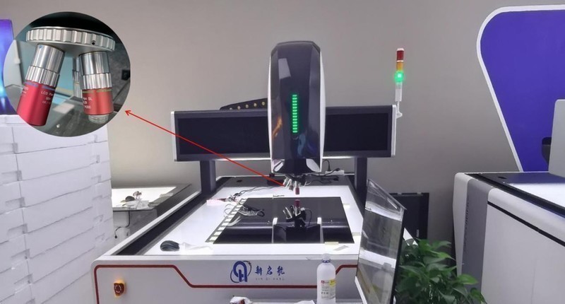 选态信号的 COM 线和 SEG 线，通过光通过率变化，实现液晶线路检测和修复