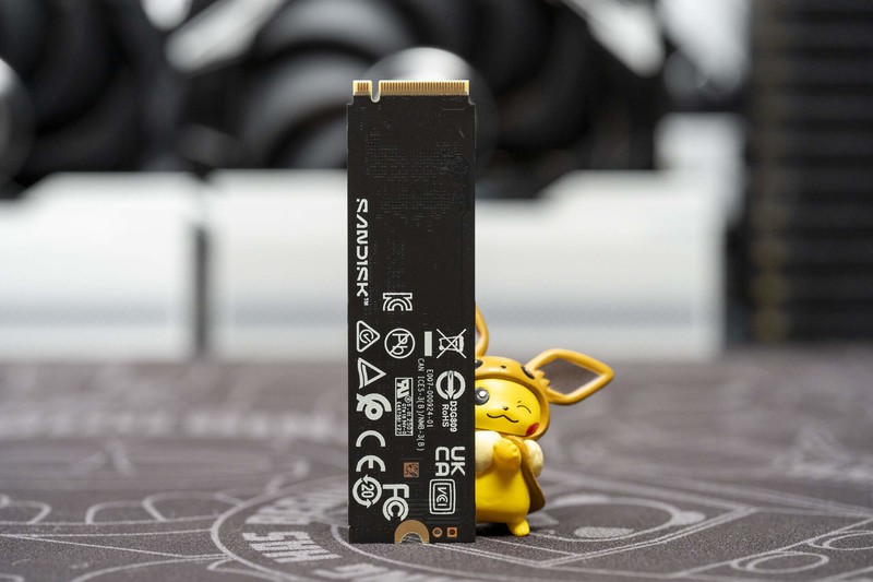 无限接近PCIe 5.0×4的理论极限，WD_BLACK SN8100 intel和AMD双配置测试