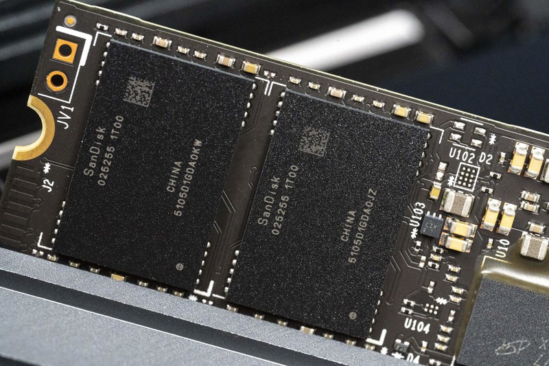 无限接近PCIe 5.0×4的理论极限，WD_BLACK SN8100 intel和AMD双配置测试