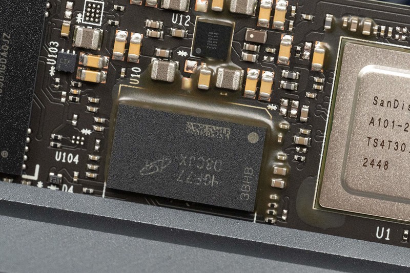 无限接近PCIe 5.0×4的理论极限，WD_BLACK SN8100 intel和AMD双配置测试