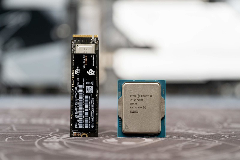 无限接近PCIe 5.0×4的理论极限，WD_BLACK SN8100 intel和AMD双配置测试