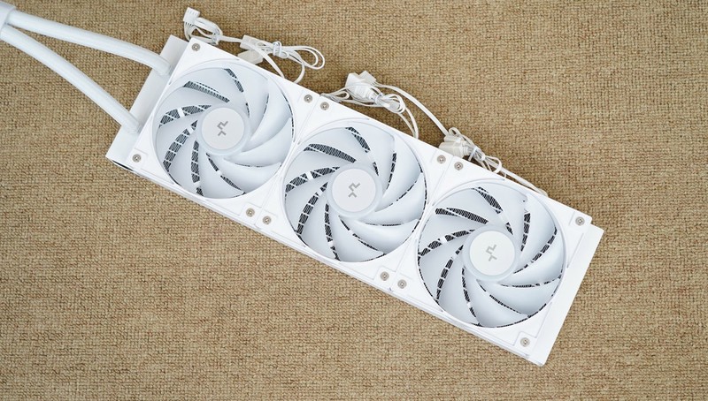 颜值性能我全都要，影驰金属大师5080评测&白色海景房主机分享