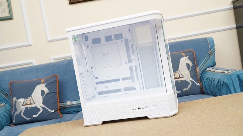 颜值性能我全都要，影驰金属大师5080评测&白色海景房主机分享