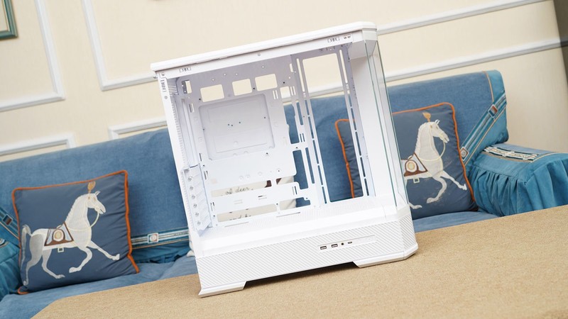 颜值性能我全都要，影驰金属大师5080评测&白色海景房主机分享